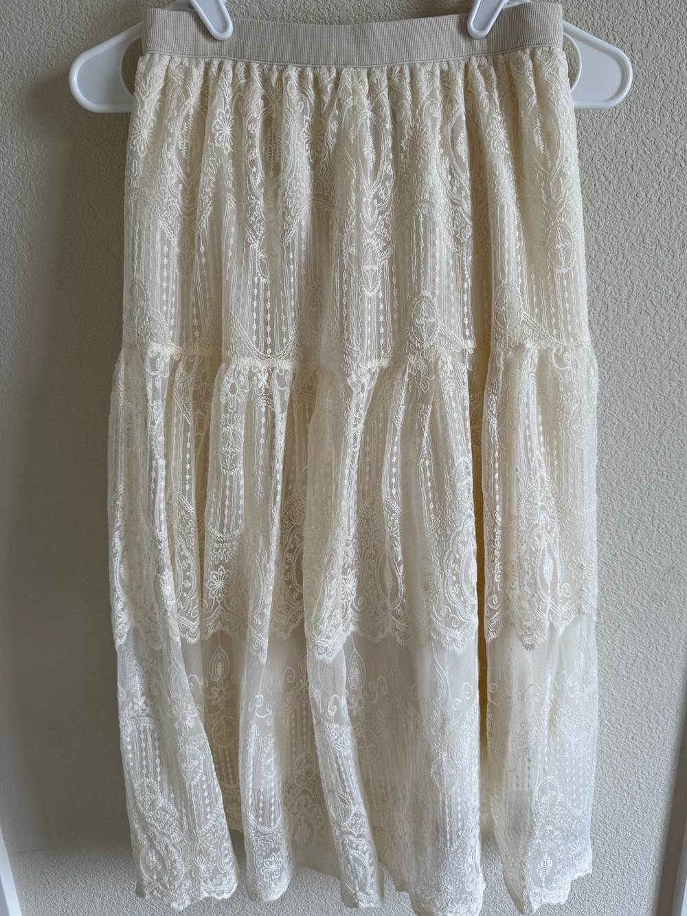 Chicwish Cream Lace Midi Skirt Size S